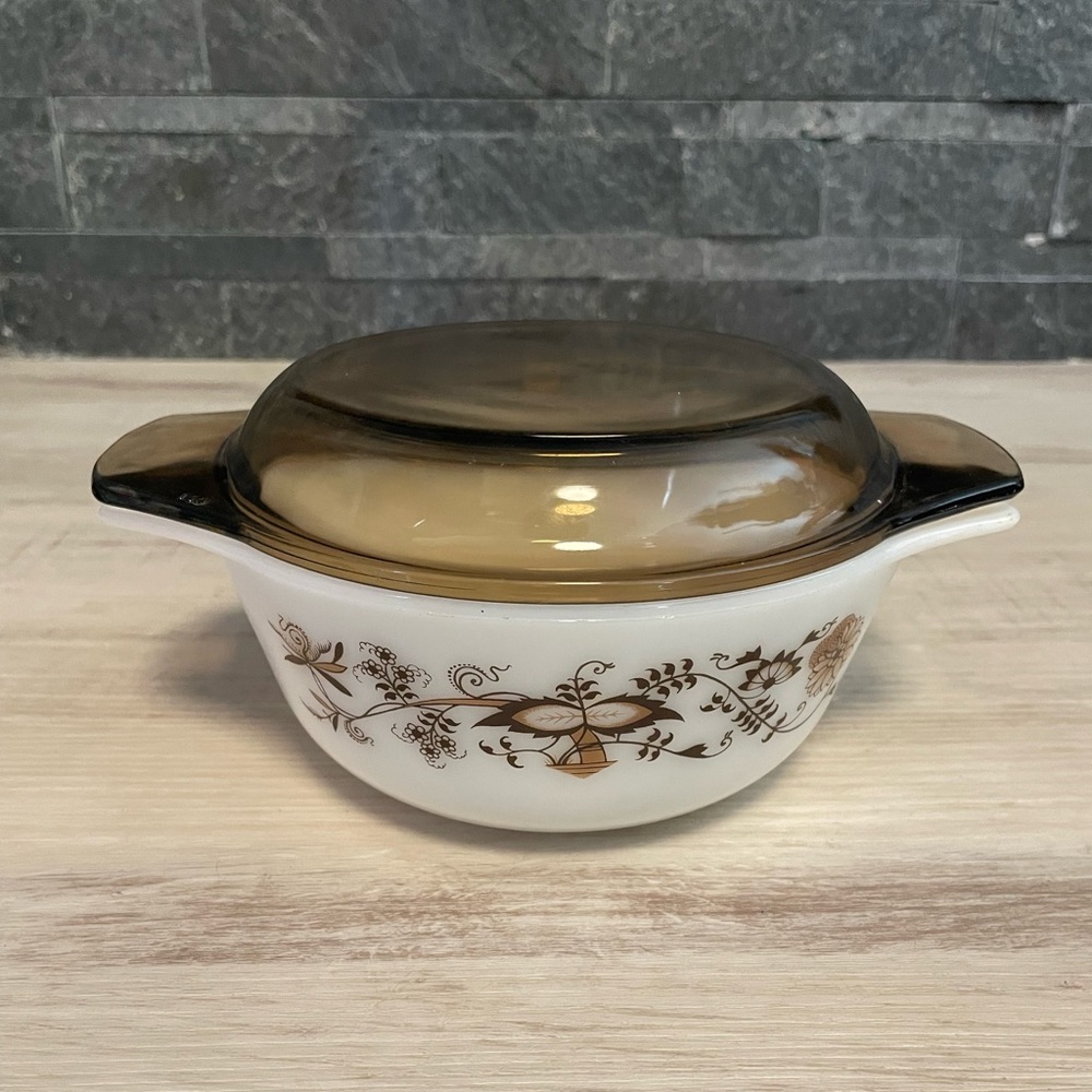 Vintage Pyrex Lidded Casserole Dish
